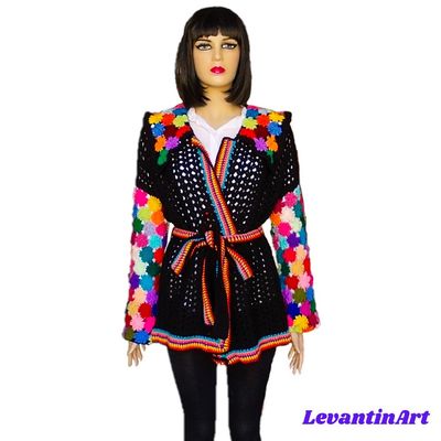 Cardigan dama negru cu guler si maneci din floricele multicolore. Jacheta femei handmade. Pulover dama cu cordon