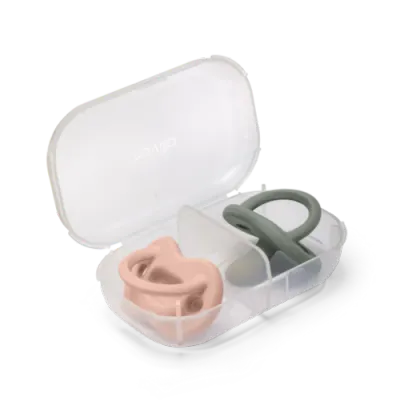 Nuvita Succhietto Orthosoft Light in Silicone English Rose / Sage Green