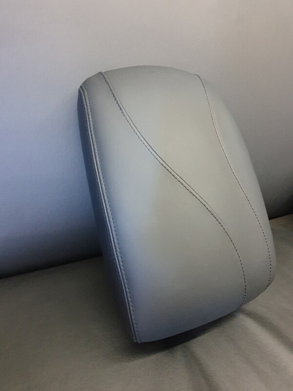 перетяжка подлокотника кресла. подлокотники авто обтянутые кожей. перетяжка подлокотника кресла. Tiguan 2013 подлокотник. ниссан тиида перетяжка подлокотника.