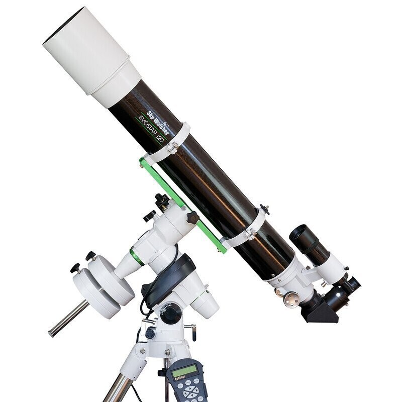 Lunette Sky-Watcher 120ED Black Diamond sur NEQ5 Pro Go-To