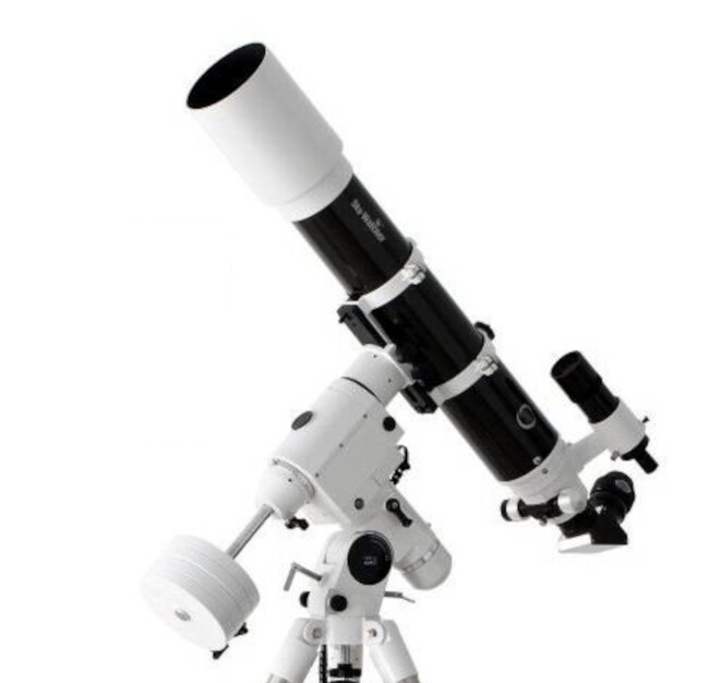 Lunette Sky-Watcher 100ED Black Diamond sur HEQ5 Pro Go-To