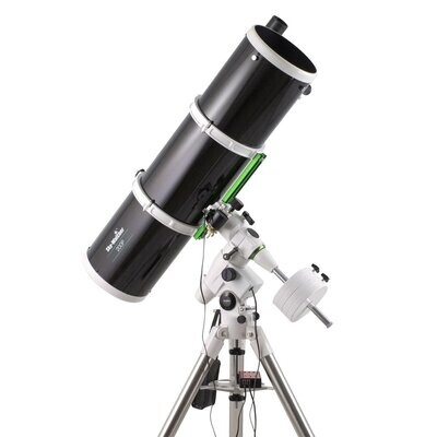 Télescope Sky-Watcher 200/1000 Black Diamond sur NEQ5 motorisée double axe