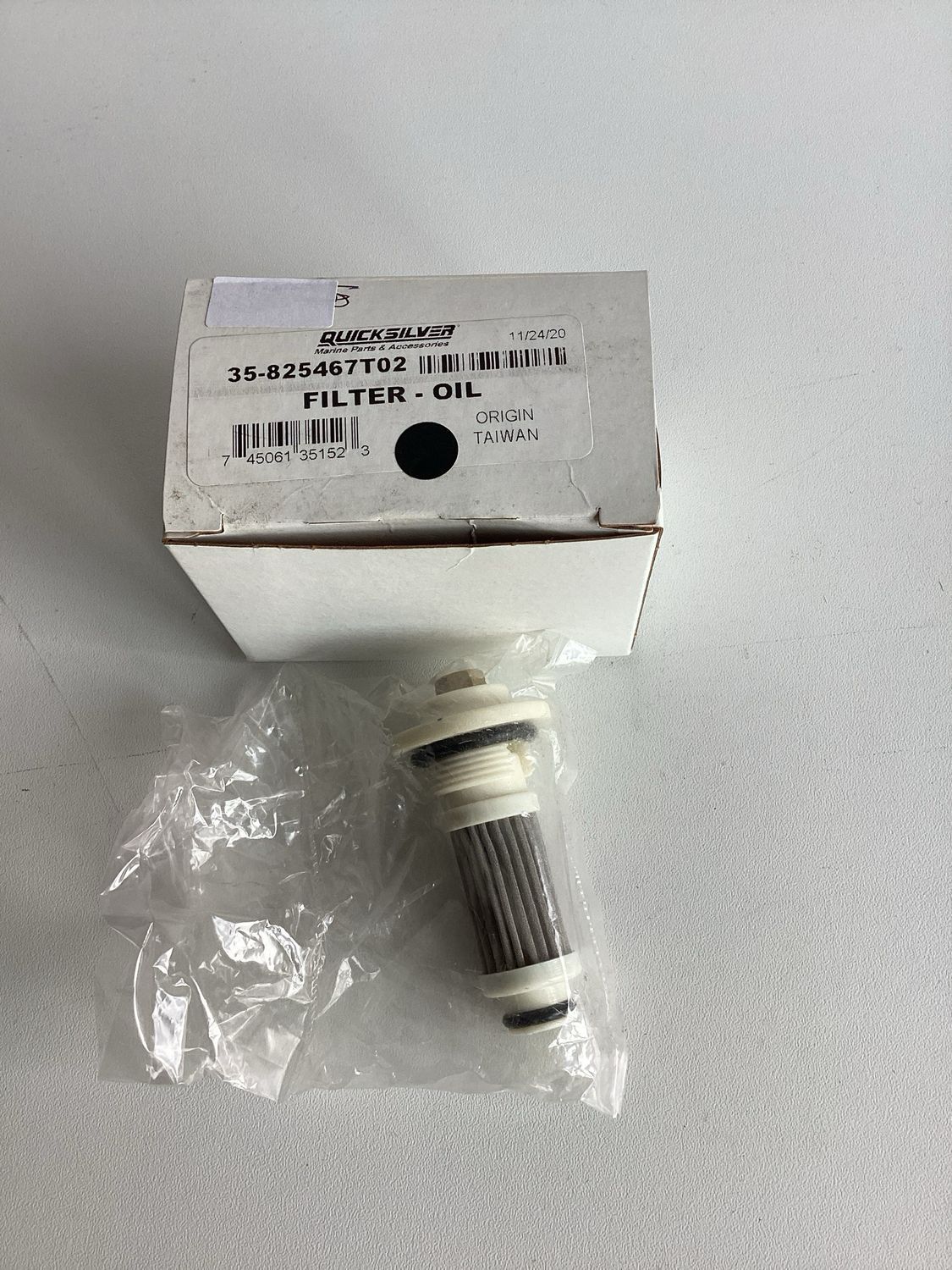 Quicksilver 825467T02 Filter-Oil