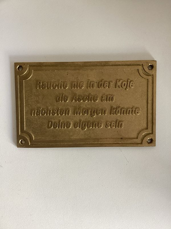Messing Schild „Rauche nie in der Koje“ 13x8cm