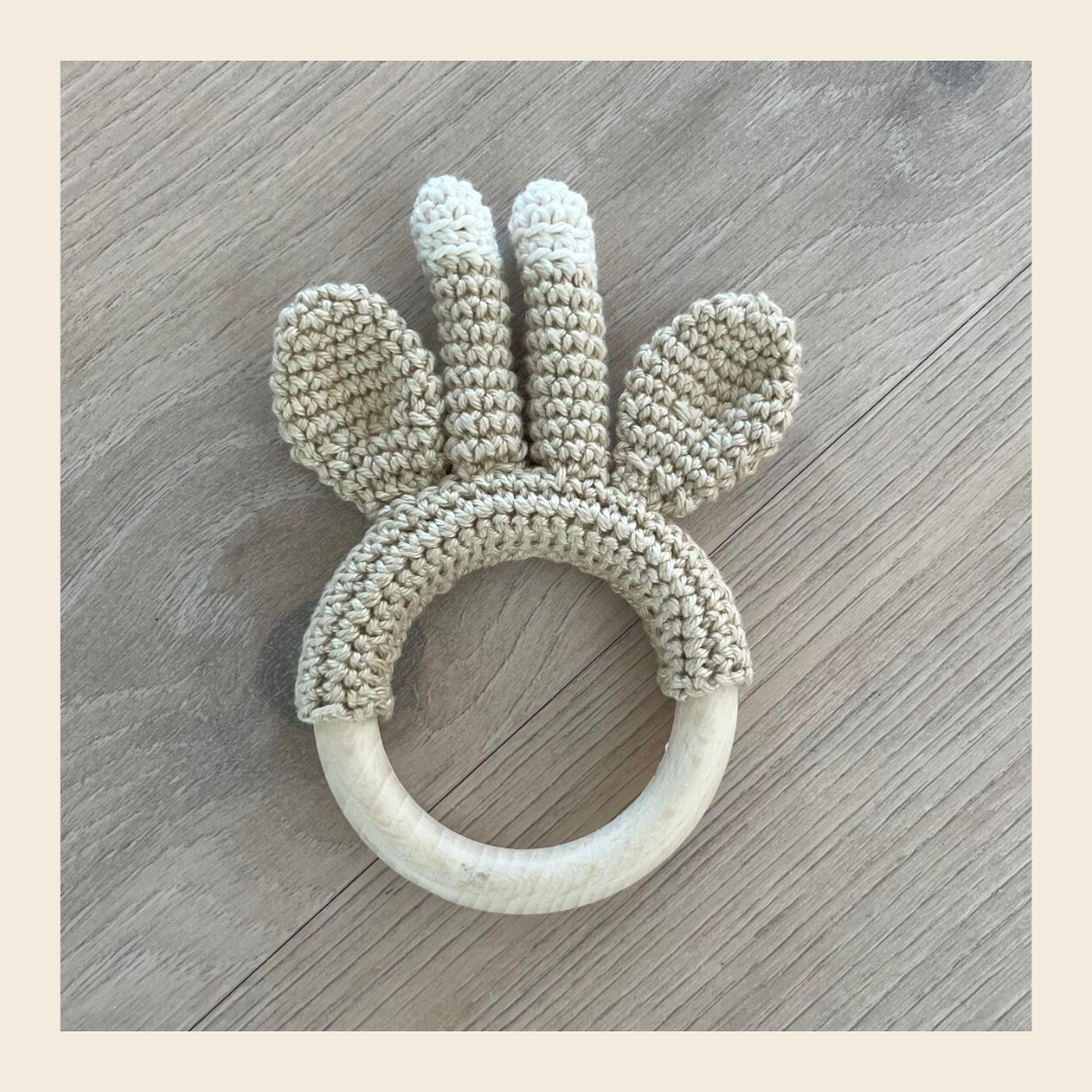 Kraamcadeautje Giraf - beige bijtring