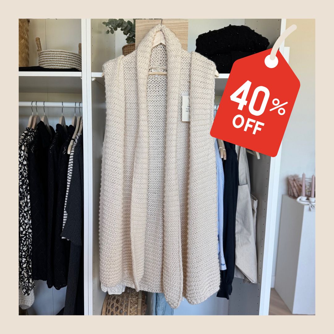 Mouwloos vest van Zusss - crème - maat L/XL