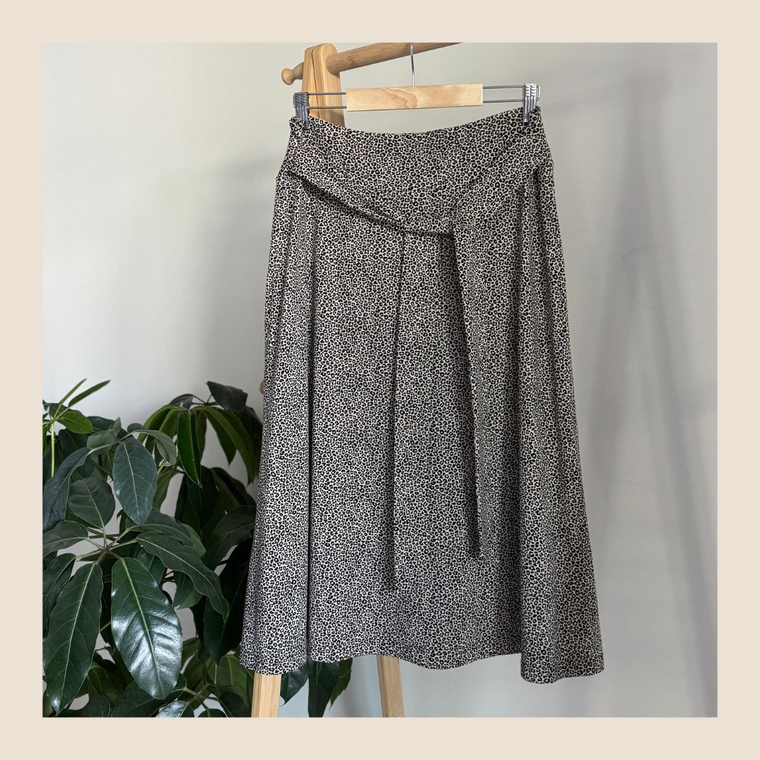 Preloved midi rok met panterprint maat L