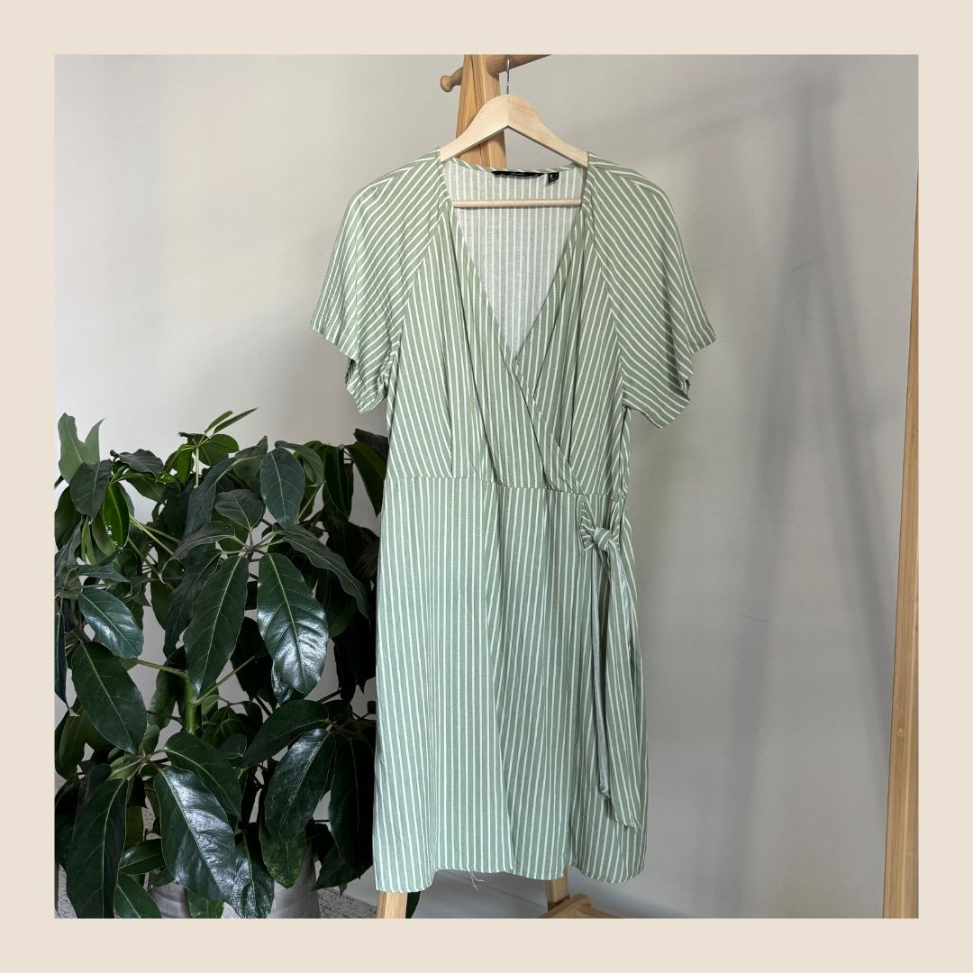 Preloved linnen overslag jurkje van Vero Moda maat L
