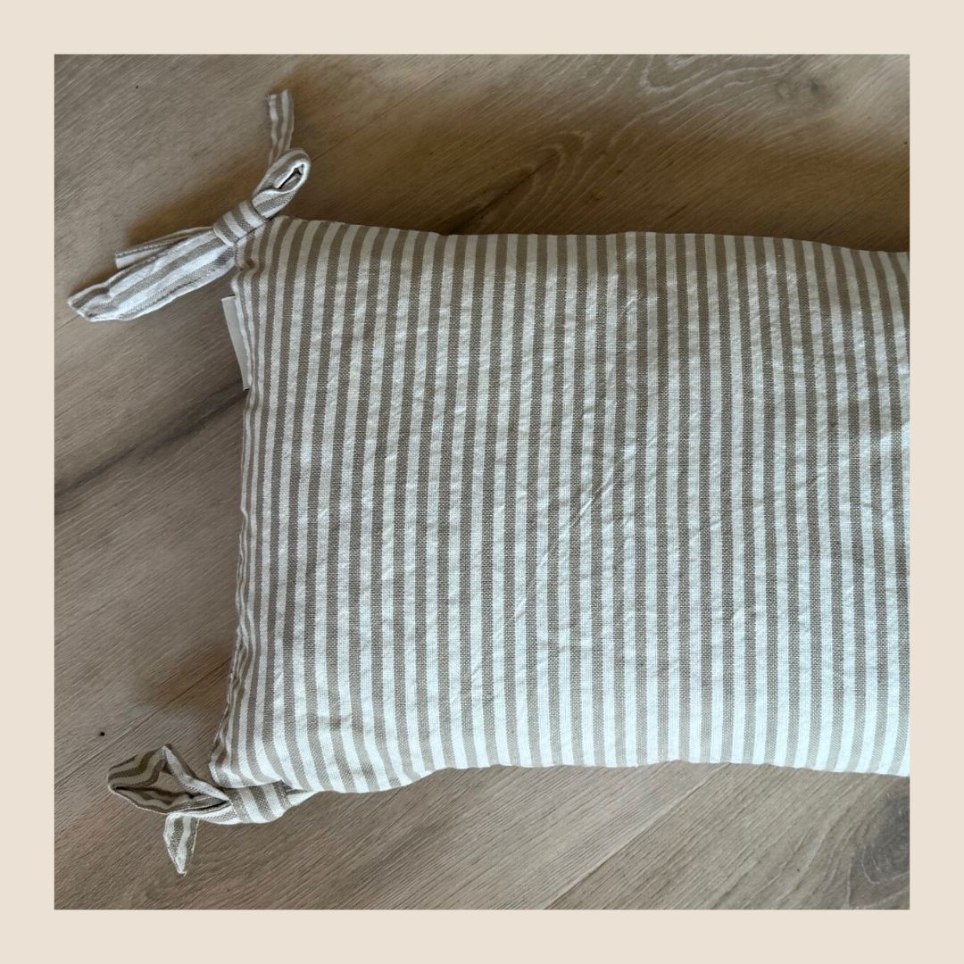 Gestreept kussen - beige/wit