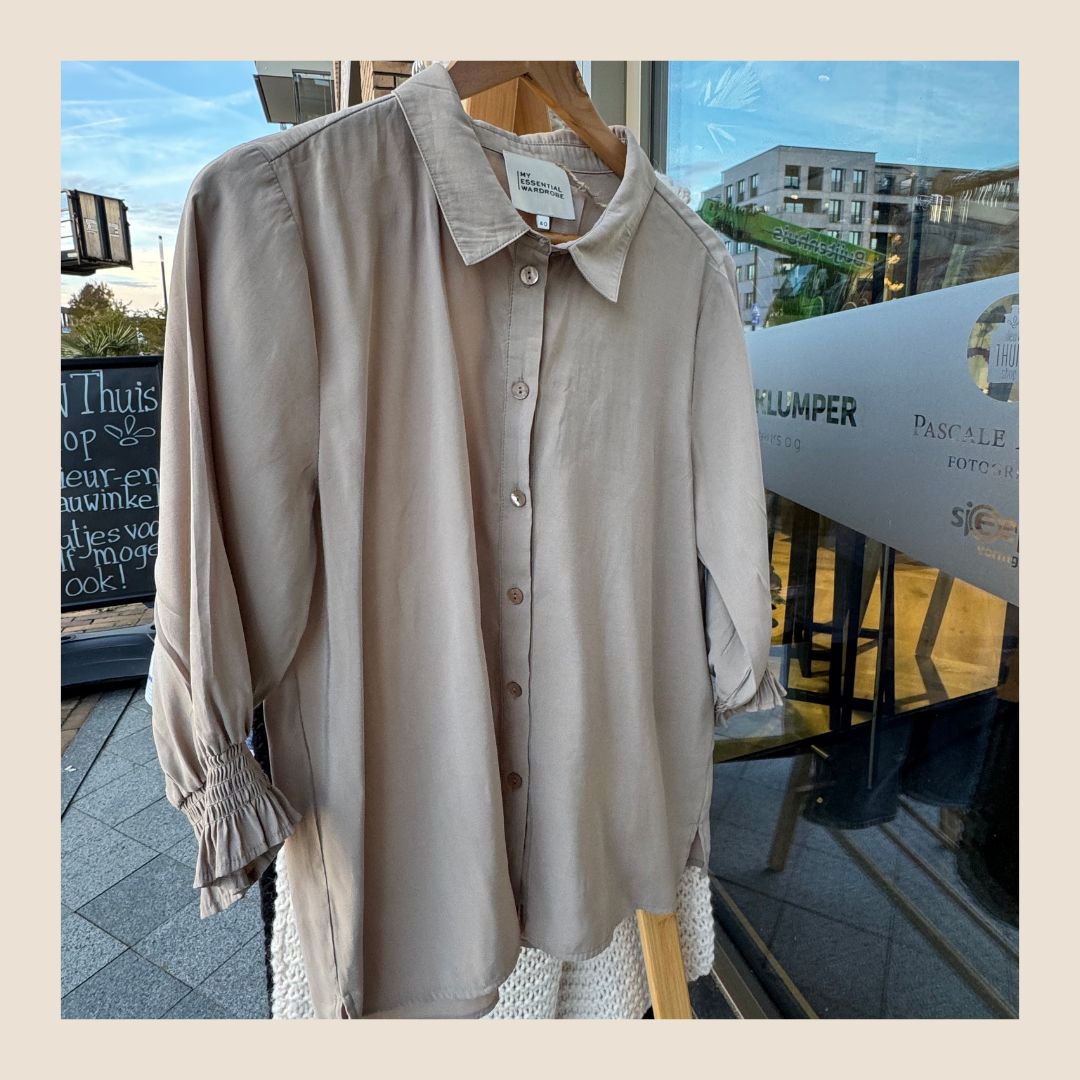 Preloved beige blouse - maat 40