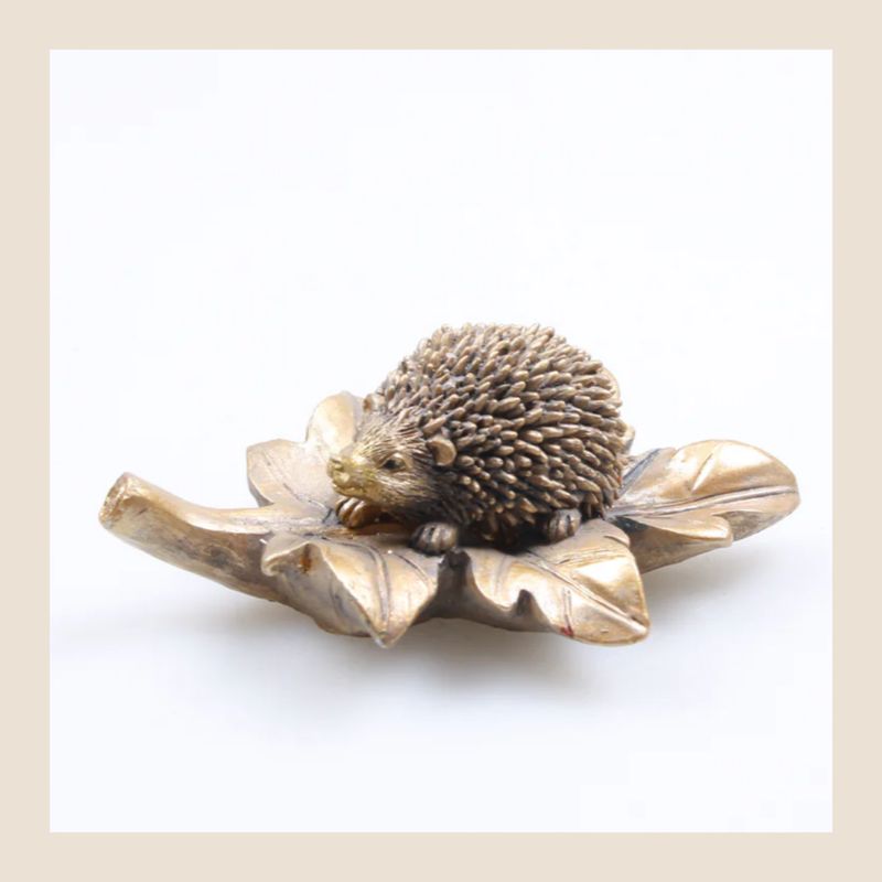 Egeltje op blaadje - goud