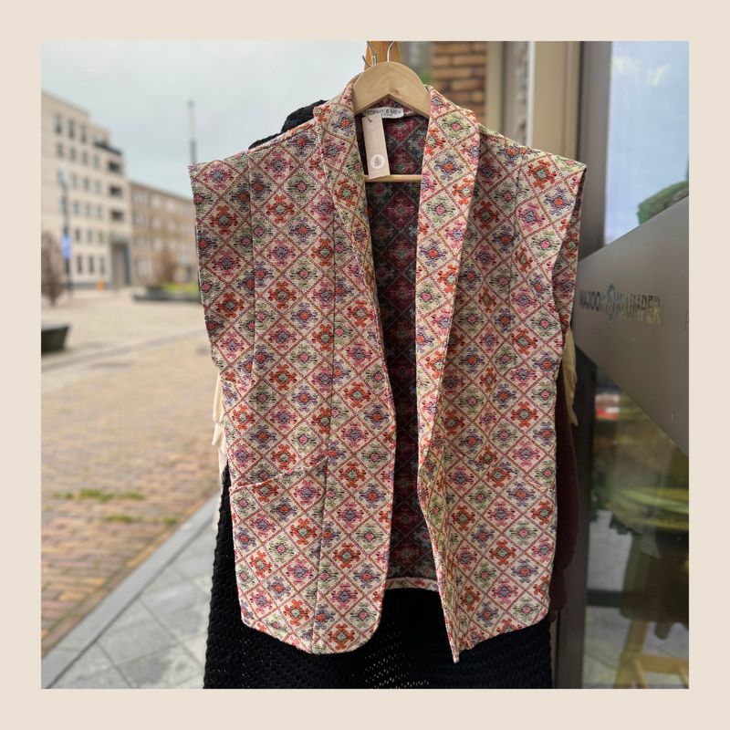 Preloved kleurrijk gilet Sophie & Me - maat M/L Preloved kleurrijk gilet Sophie & Me - maat M/L