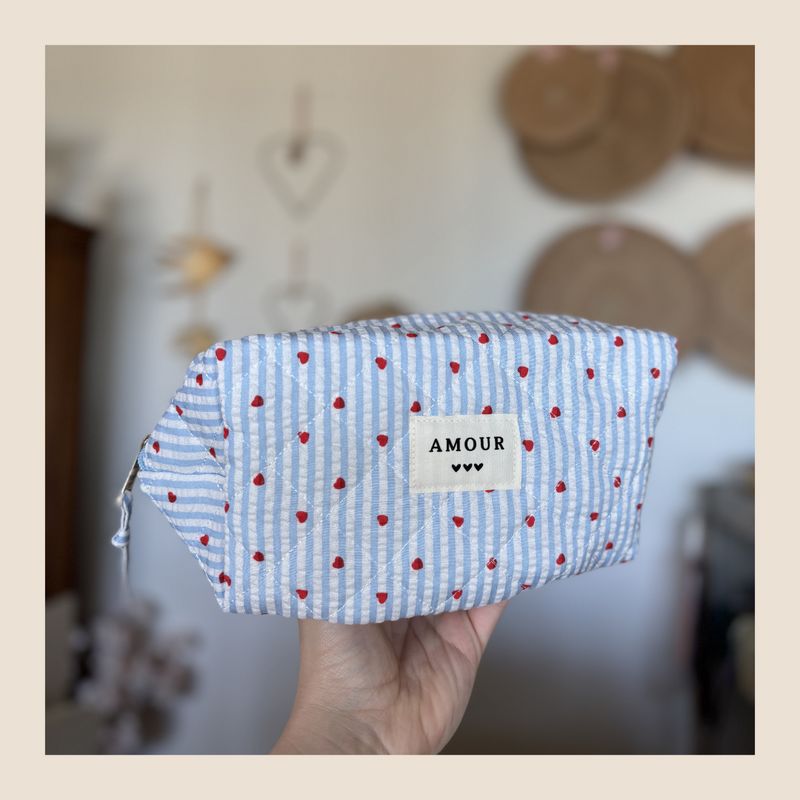 Toilettas Blue stripes hearts