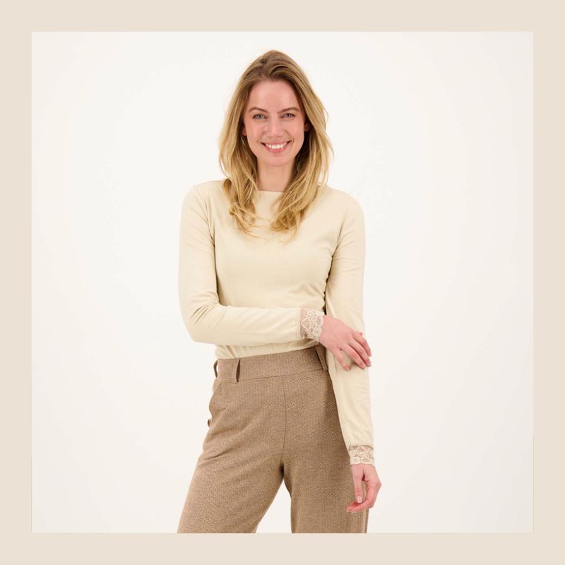 Zusss longsleeve met kanten mouwtjes - S, M, L, XL Zusss longsleeve met kanten mouwtjes - S, M, L, XL