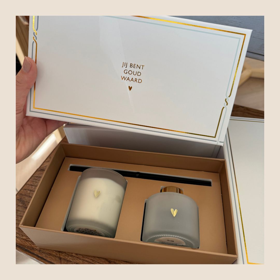 Zusss cadeauset – Geurkaars & huisparfum | Jij bent goud waard Zusss cadeauset – Geurkaars & huisparfum | Jij bent goud waard
