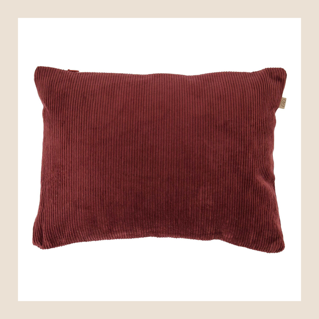 Zusss sierkussen ribstof burgundy – Enjoy the Moment | 35 x 25 cm