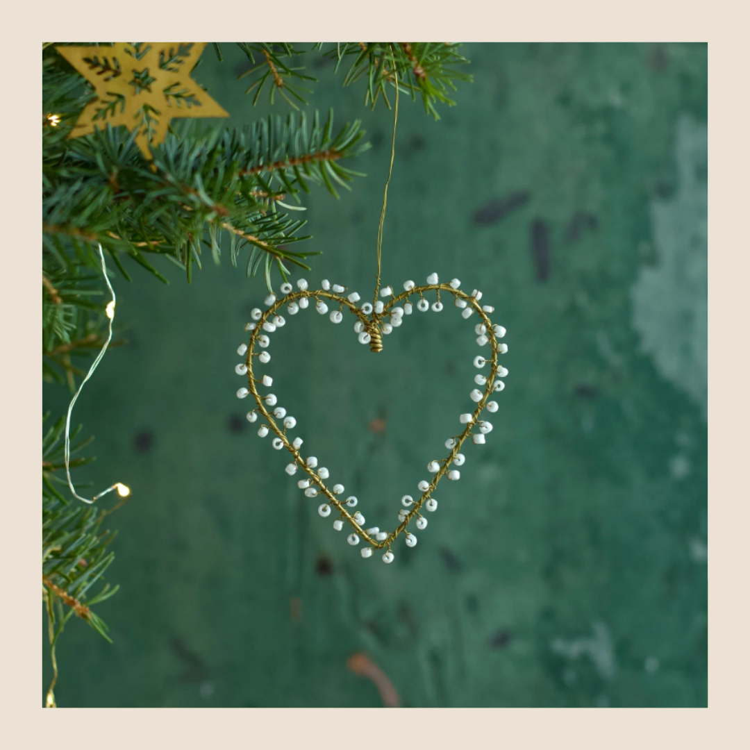 Decoratief hartje met parelkraaltjes - De Weldaad
