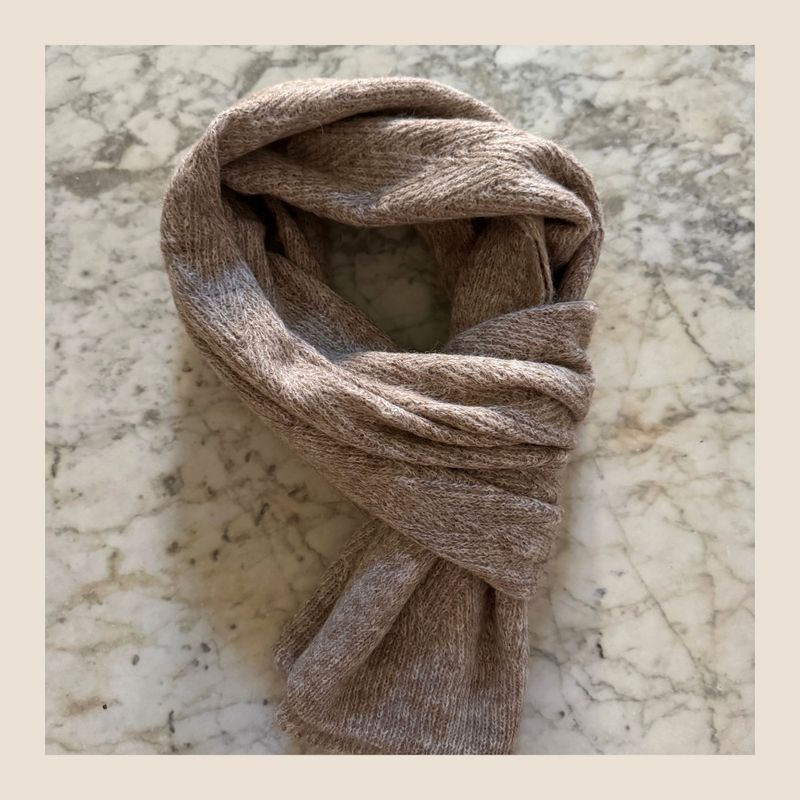 Sjaal visgraatmotief beige