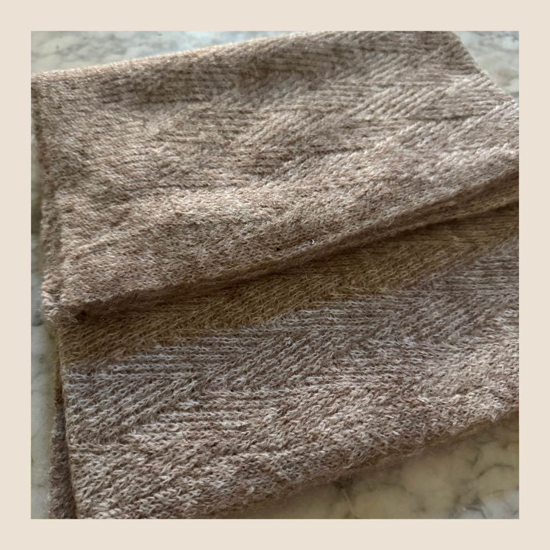 Sjaal visgraatmotief beige