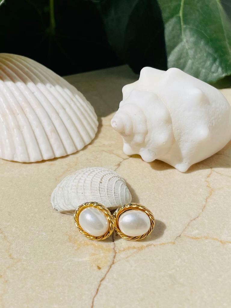 Aretes ovalados con perla - Oro italiano de 14K