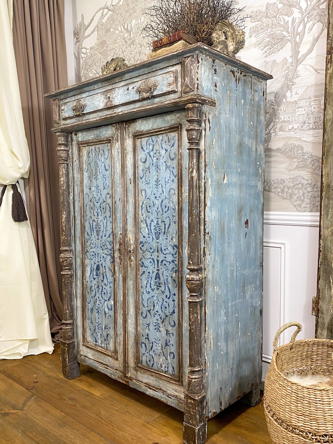 Bieliźniarka antyczna niebieska