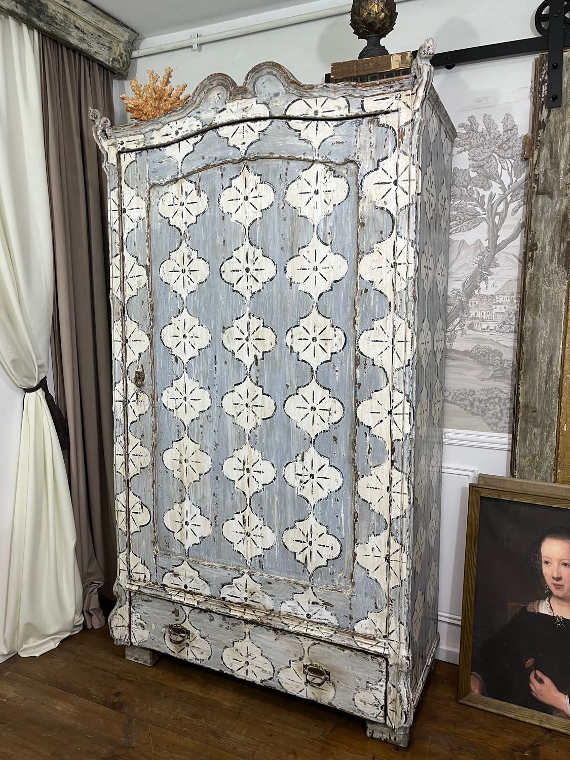 Szafa ręcznie malowana rustykalna