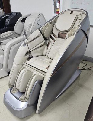 Osaki DuoMax 4D + 3D Massage Chair. Osaki DuoMax 4D + 3D Massage Chair.