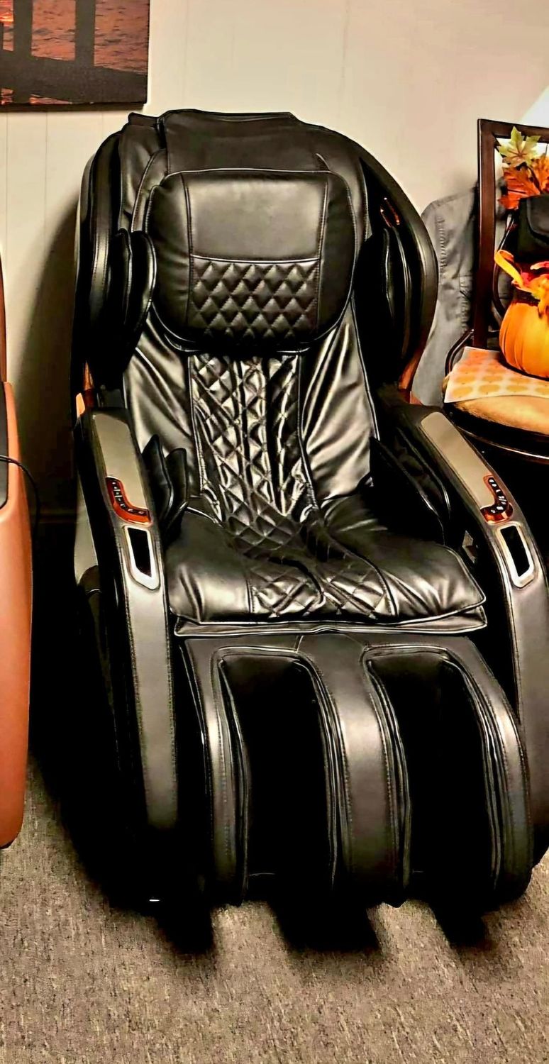 MCI Model 1800 2D SL-track Massage Chair - Floor Model MCI Model 1800 2D SL-track Massage Chair - Floor Model