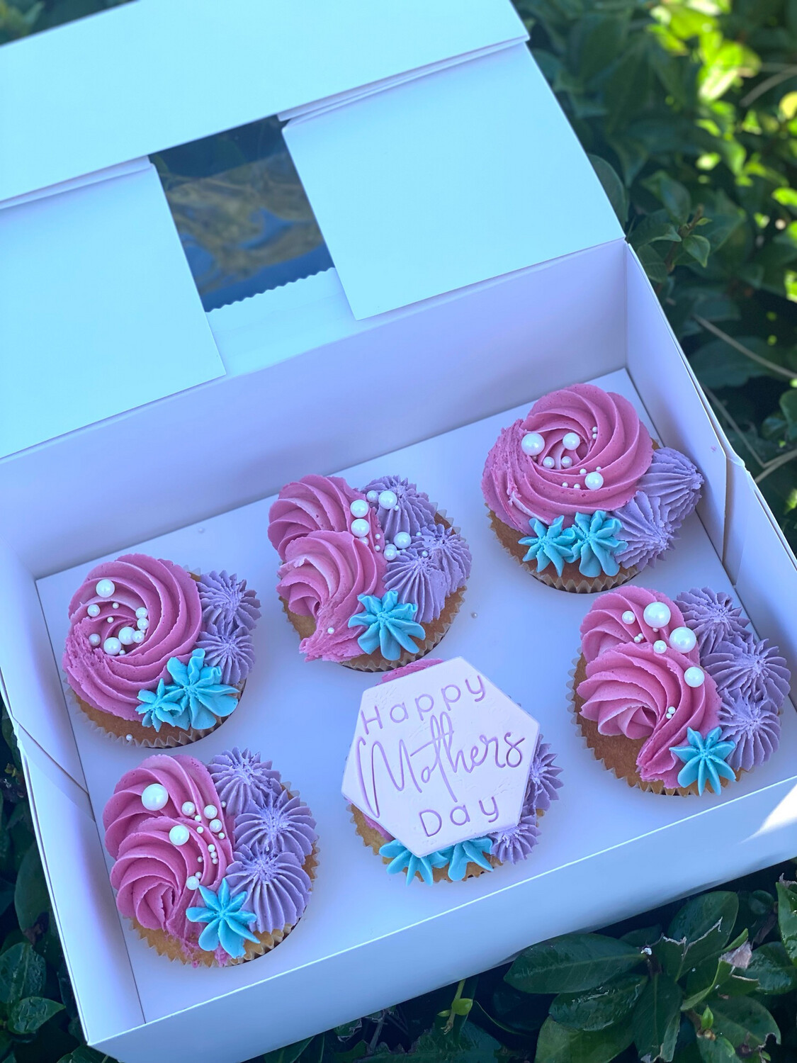 Mother’s Day Deluxe Cupcake box