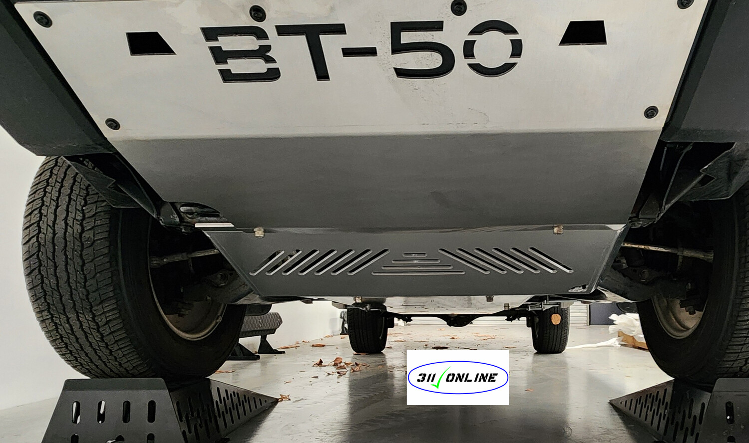 Mazda BT50 2021 onwards (Isuzu Eng) Front Plate Only