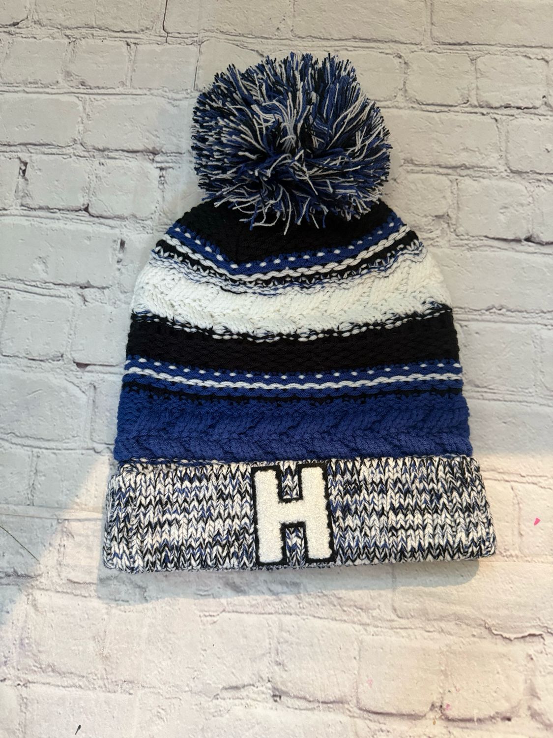 Holmdel H BIG POM POM Chenille patch hat