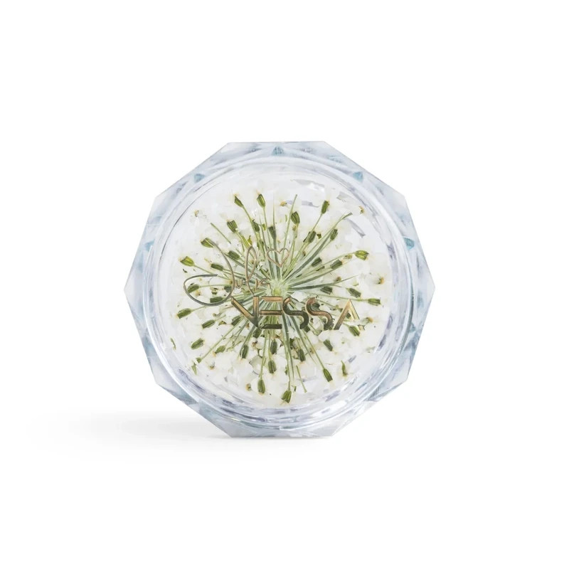 Julia Nessa - Flowernesski - Witte bloemen