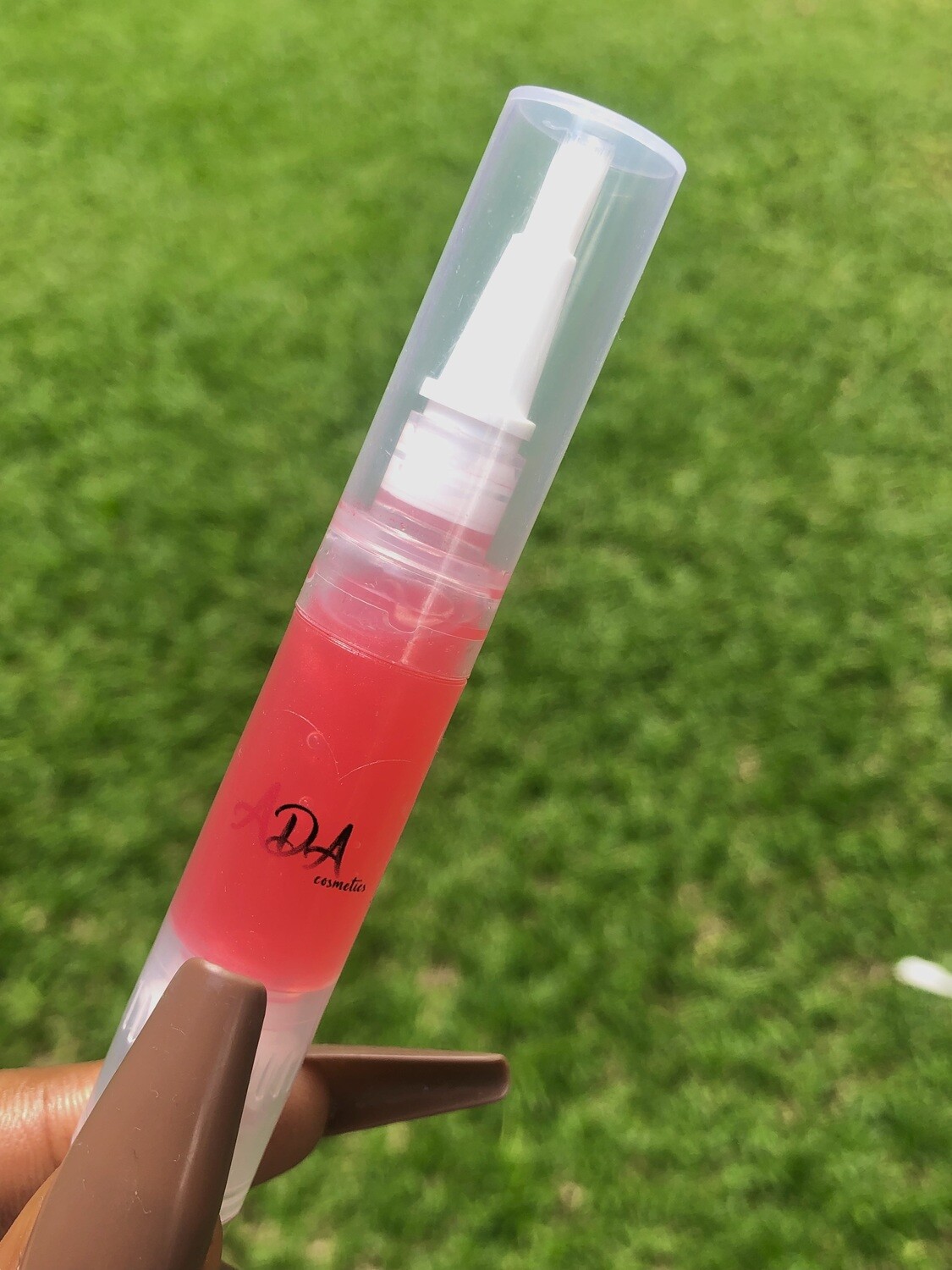 ROSE KISSES 
LIP SERUM