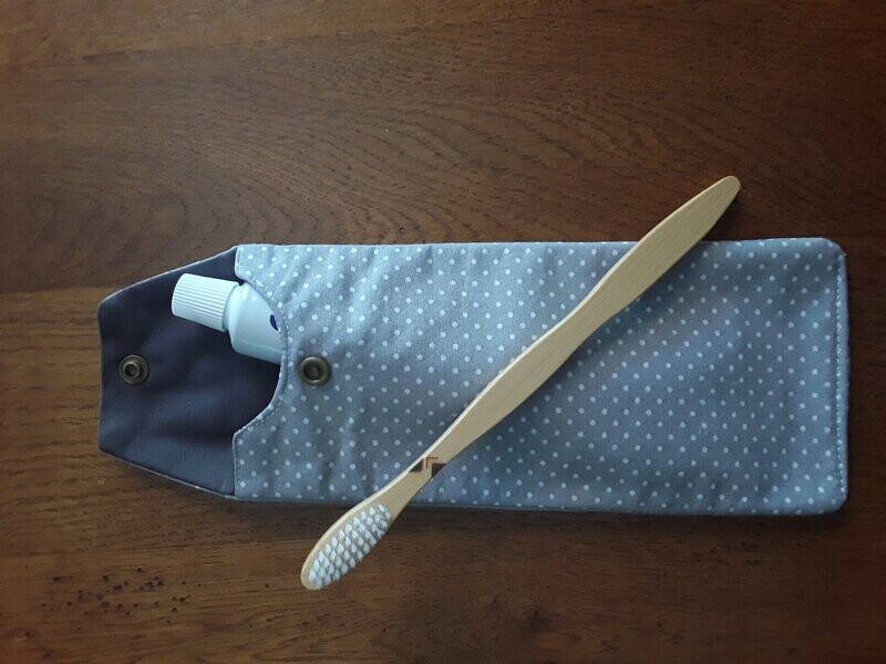 Pochette Dentifrice G10
