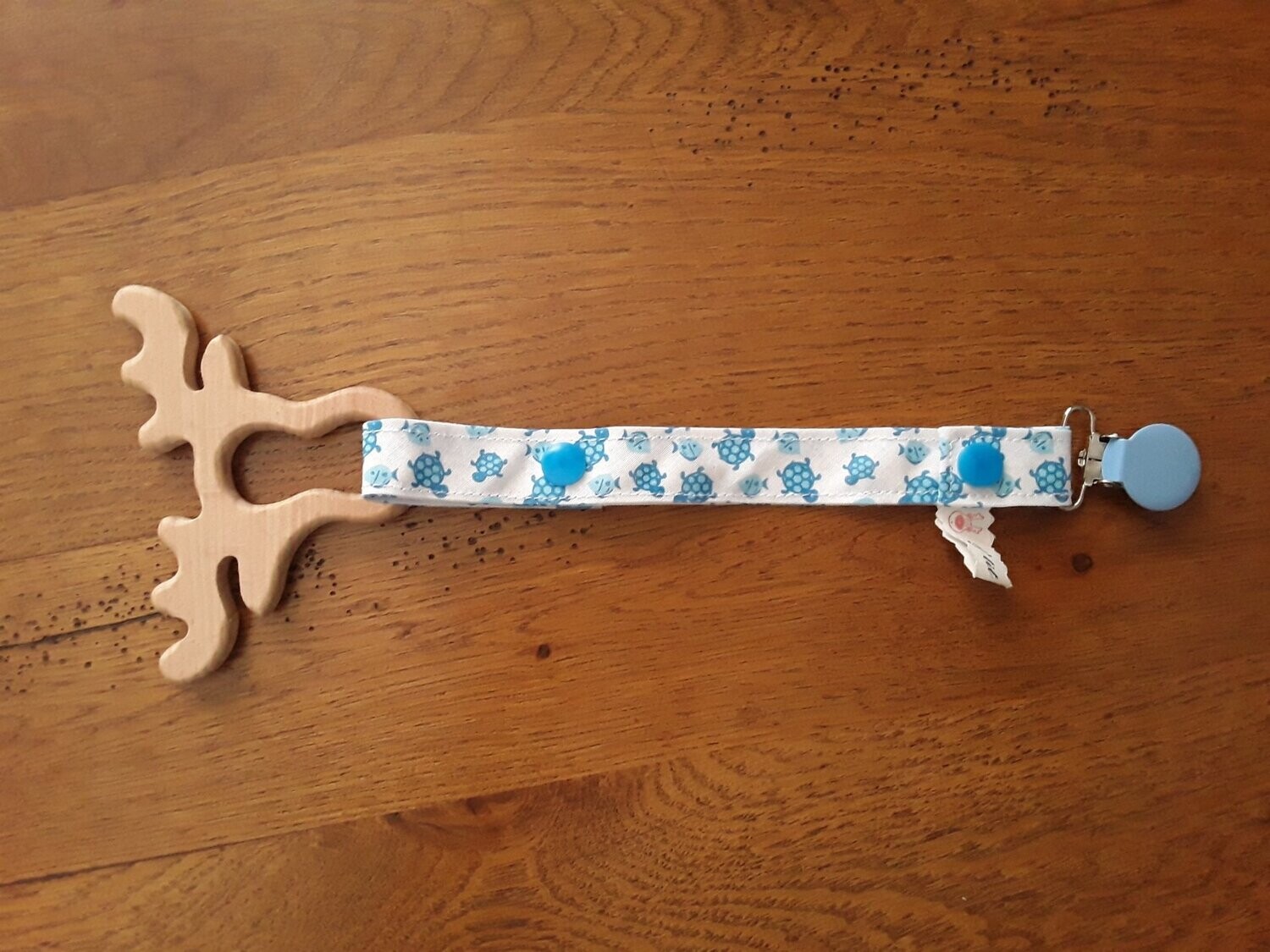 Attache tétine N°06