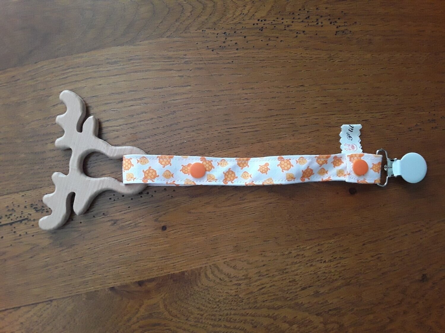 Attache tétine N°08