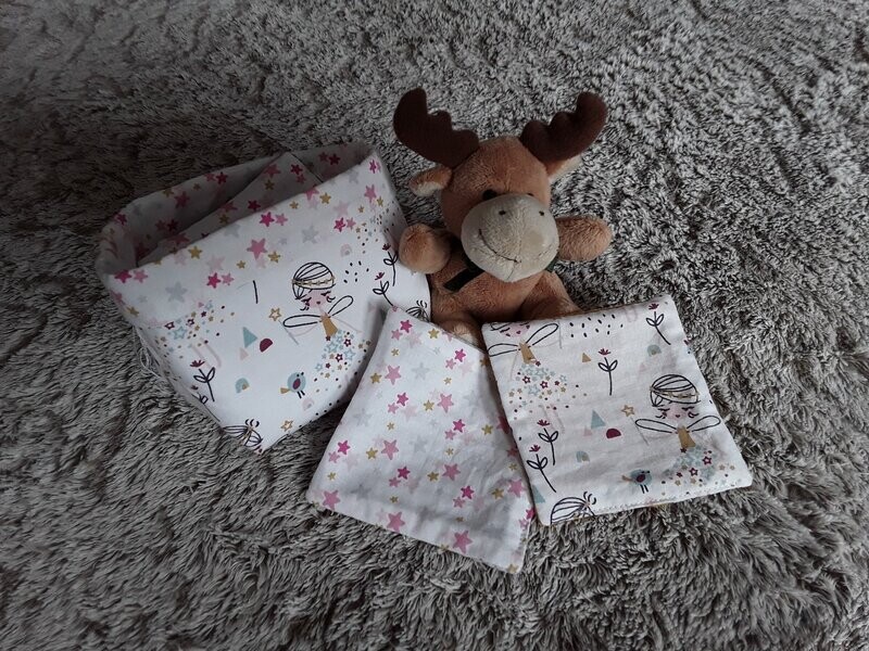 Lingettes et panière 01