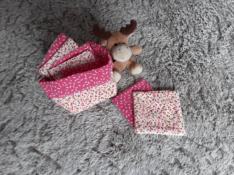 Lingettes et panière 05