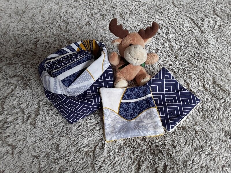 Lingettes et panière 06