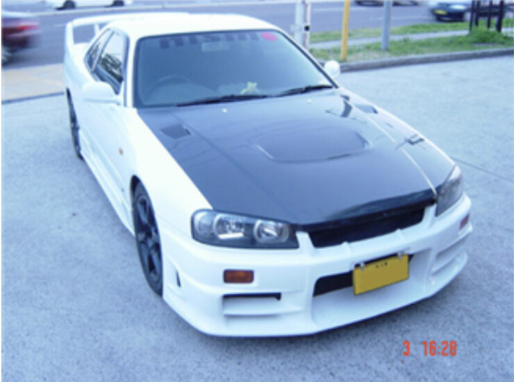 Jun Style Carbon Fibre Bonnet for Skyline R34 GTT