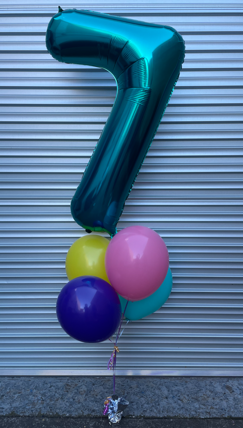 Megaloon with 4 balloons bouquet