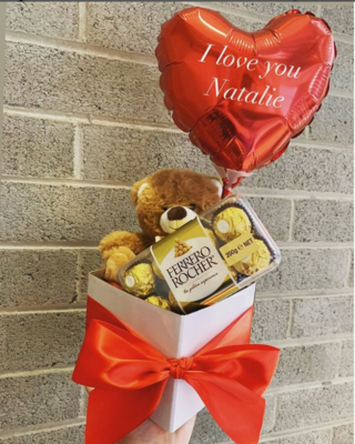 Valentine&#39;s Gift Box