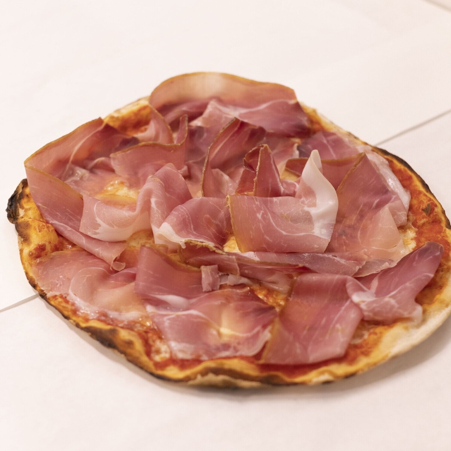 Margherita con Crudo