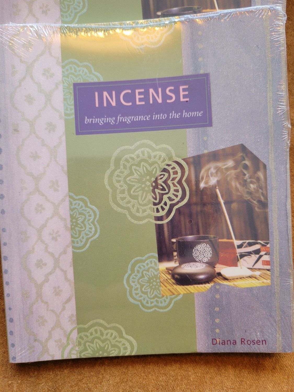 Booklet Incense-Bringing scent into the home.
