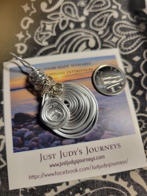 Pendant Wired Labyrinth-Life is maze of Layers