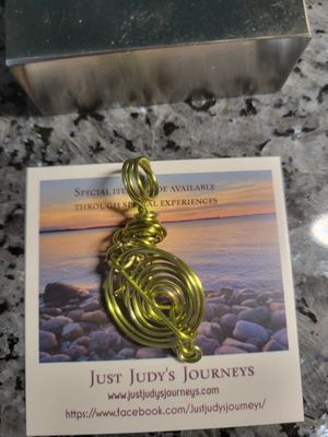 Pendant Wired Labyrinth-Reiki- Archangel Raphael &amp; Heart Chakra