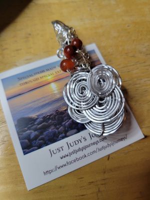 Pendant Wired Swirls- Circle of Life-Carnelian
