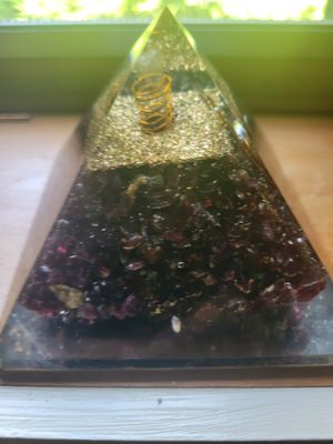 Crystal Orgone Pyramid with Garnet &amp; Copper WAS45