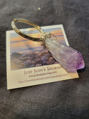 Judy&#39;s Hand-Designed-Crystal Key Chain Amethyst
