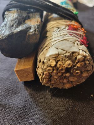 Bundle-White Sage/Palo Santo Wood (Sustainably sourced) Basalt